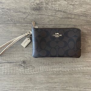 *NWOT Coach Wristlet